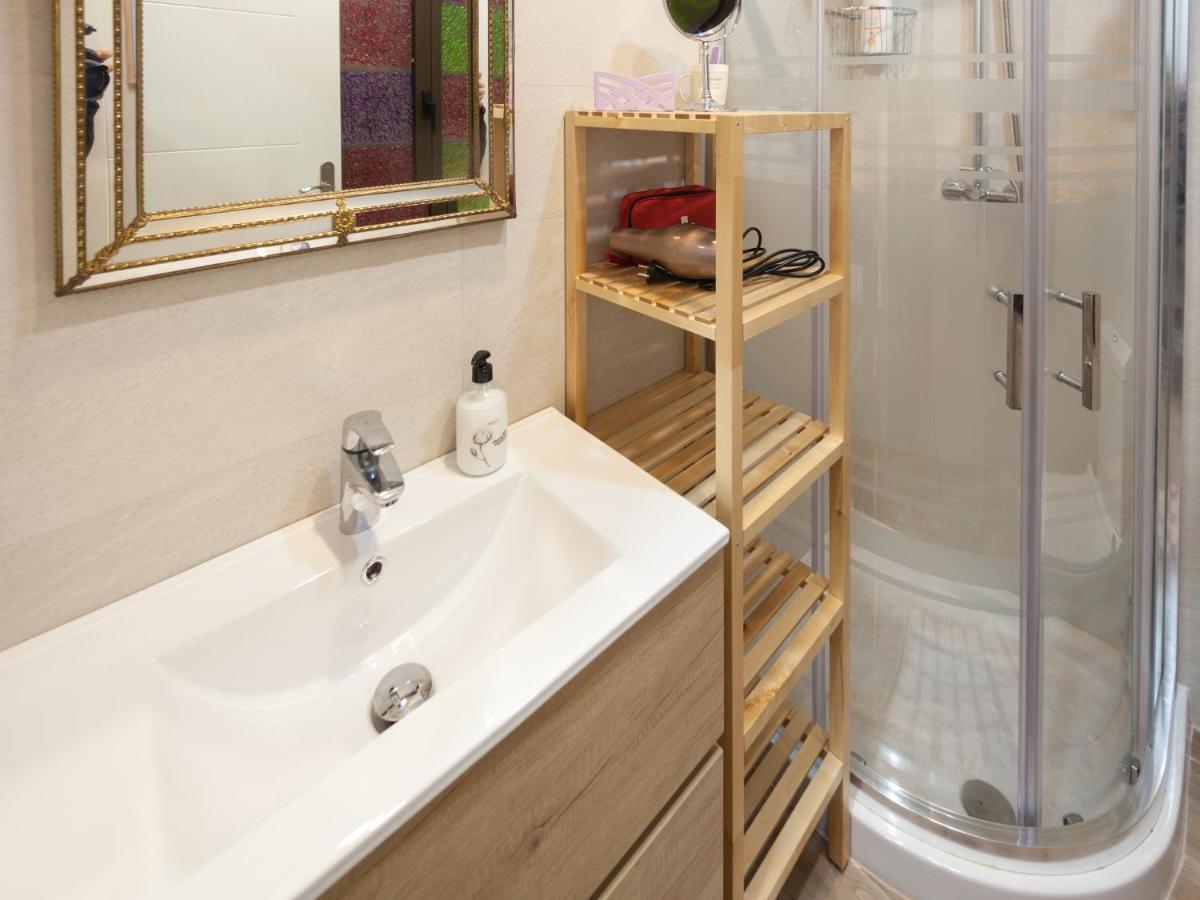 Cosy Room - Guggen º Parking Free Bilbao Ngoại thất bức ảnh