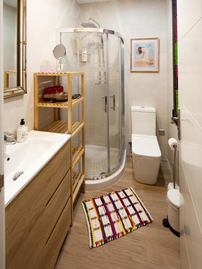 Cosy Room - Guggen º Parking Free Bilbao Ngoại thất bức ảnh